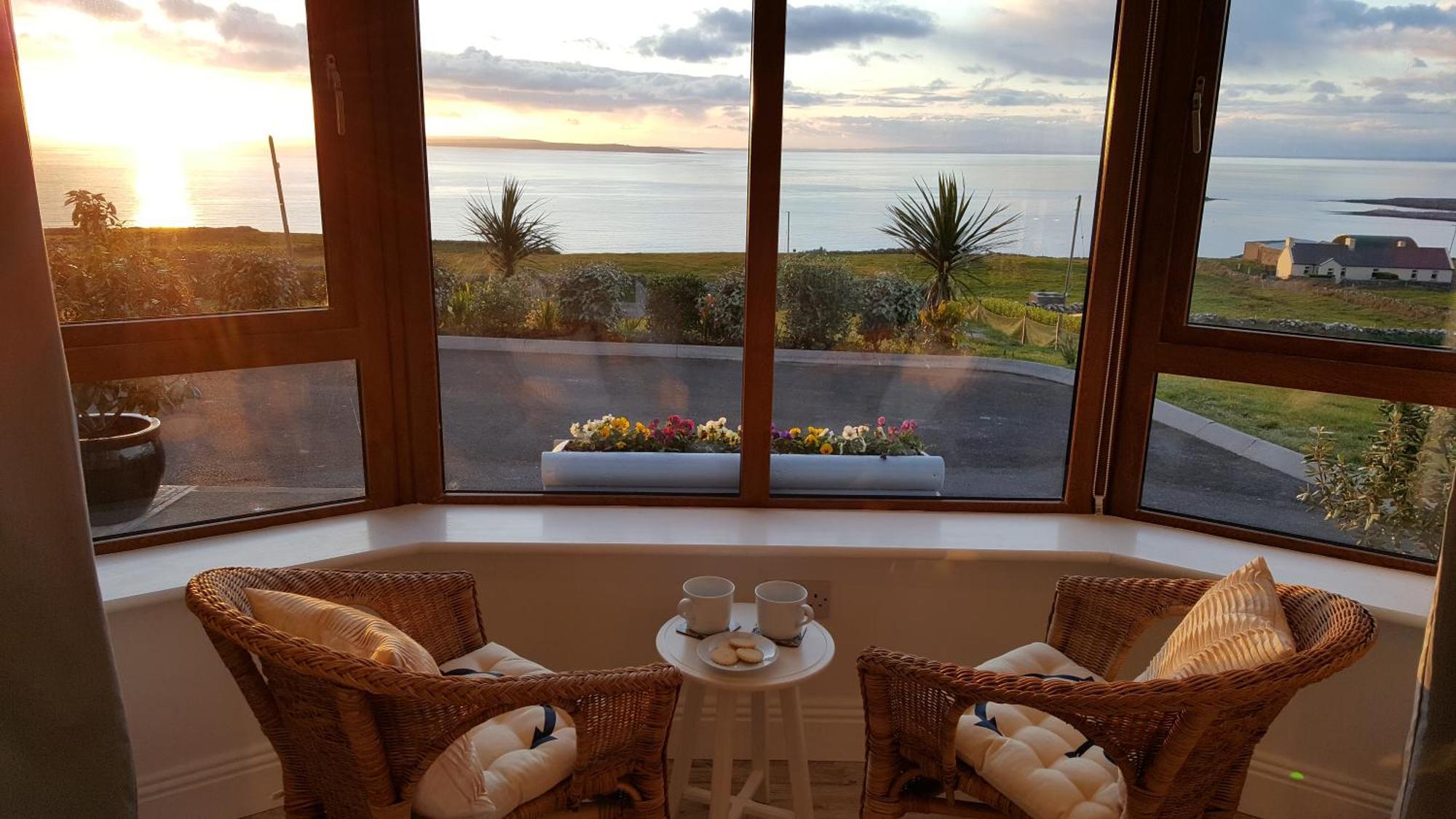 Blue Ocean Guest Suites Doolin Buitenkant foto